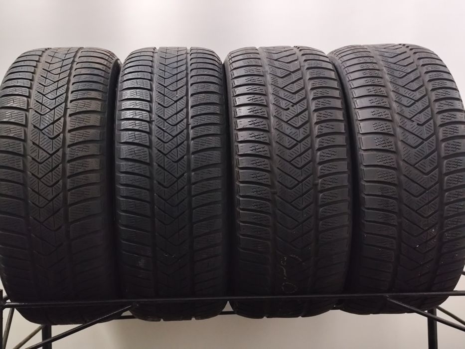 Резина R-18 245/45 100V "Pirelli" Sottozero, шины
