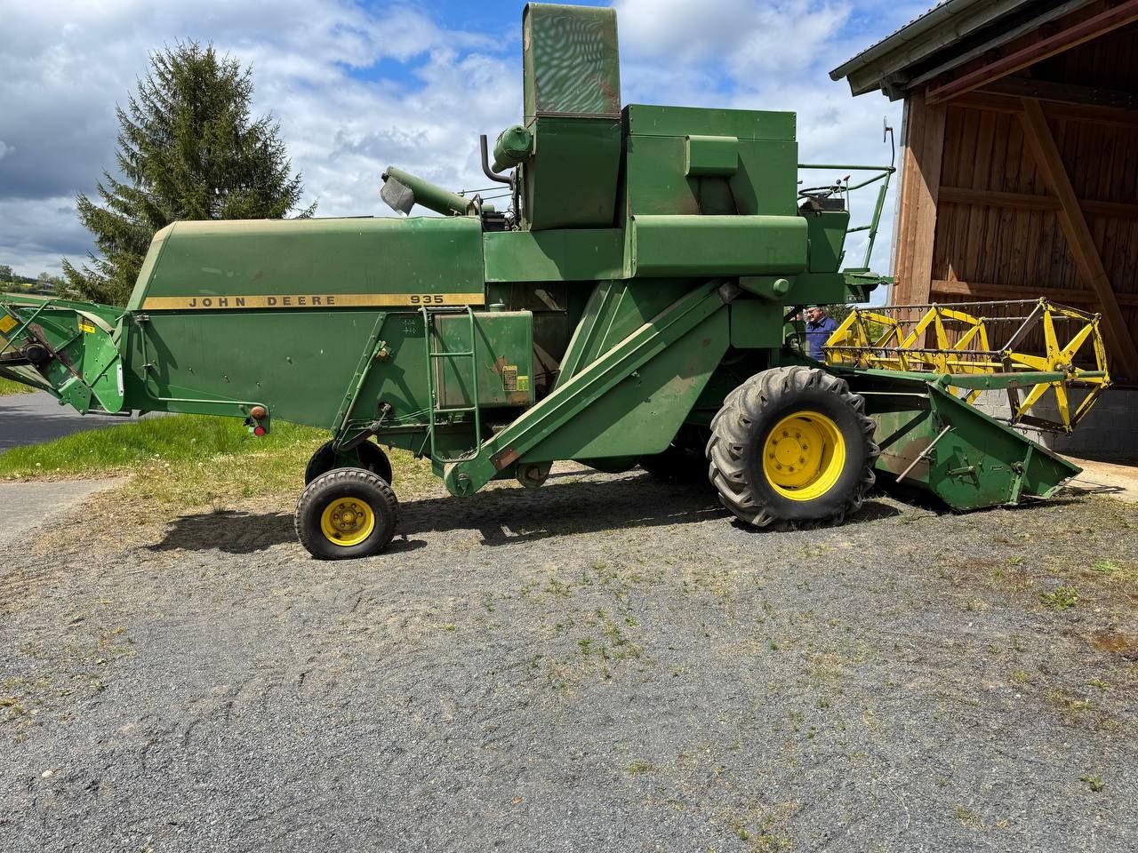 Комбайн свіжопригнаний John Deere 935