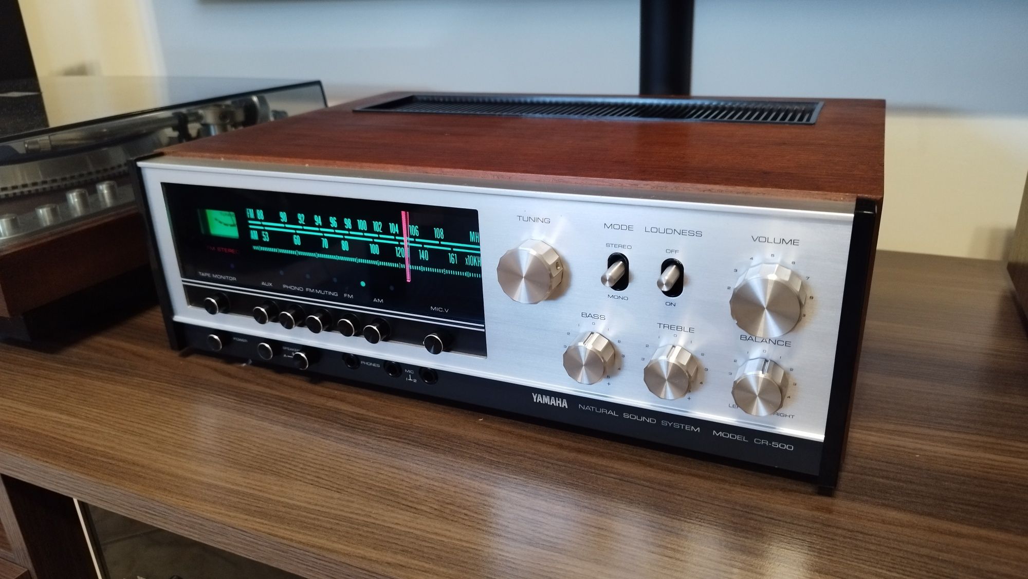 Yamaha CR 500 amplituner stereo vintage