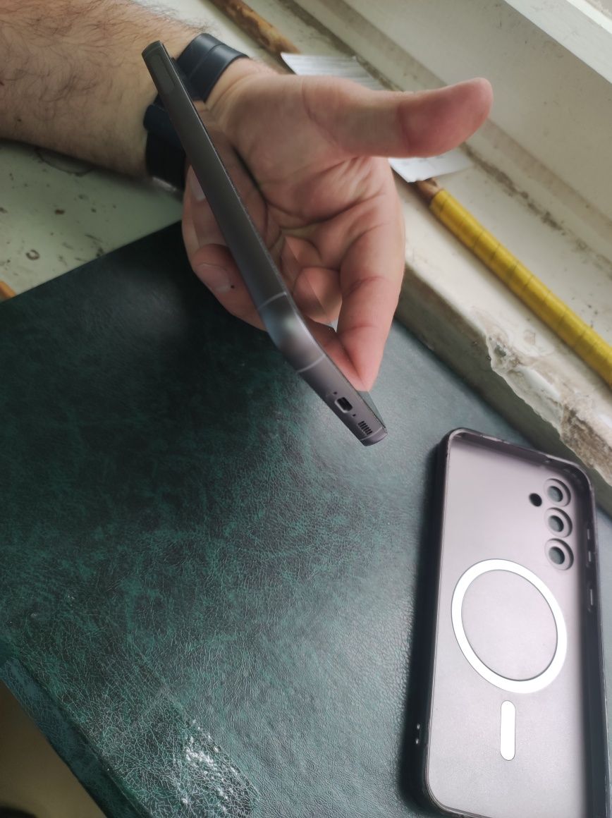 Продам Samsung s23fe