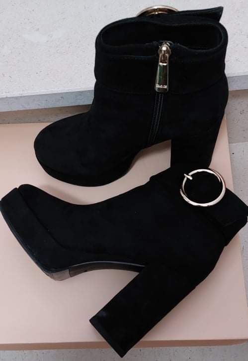 Botas pretas n36 novas