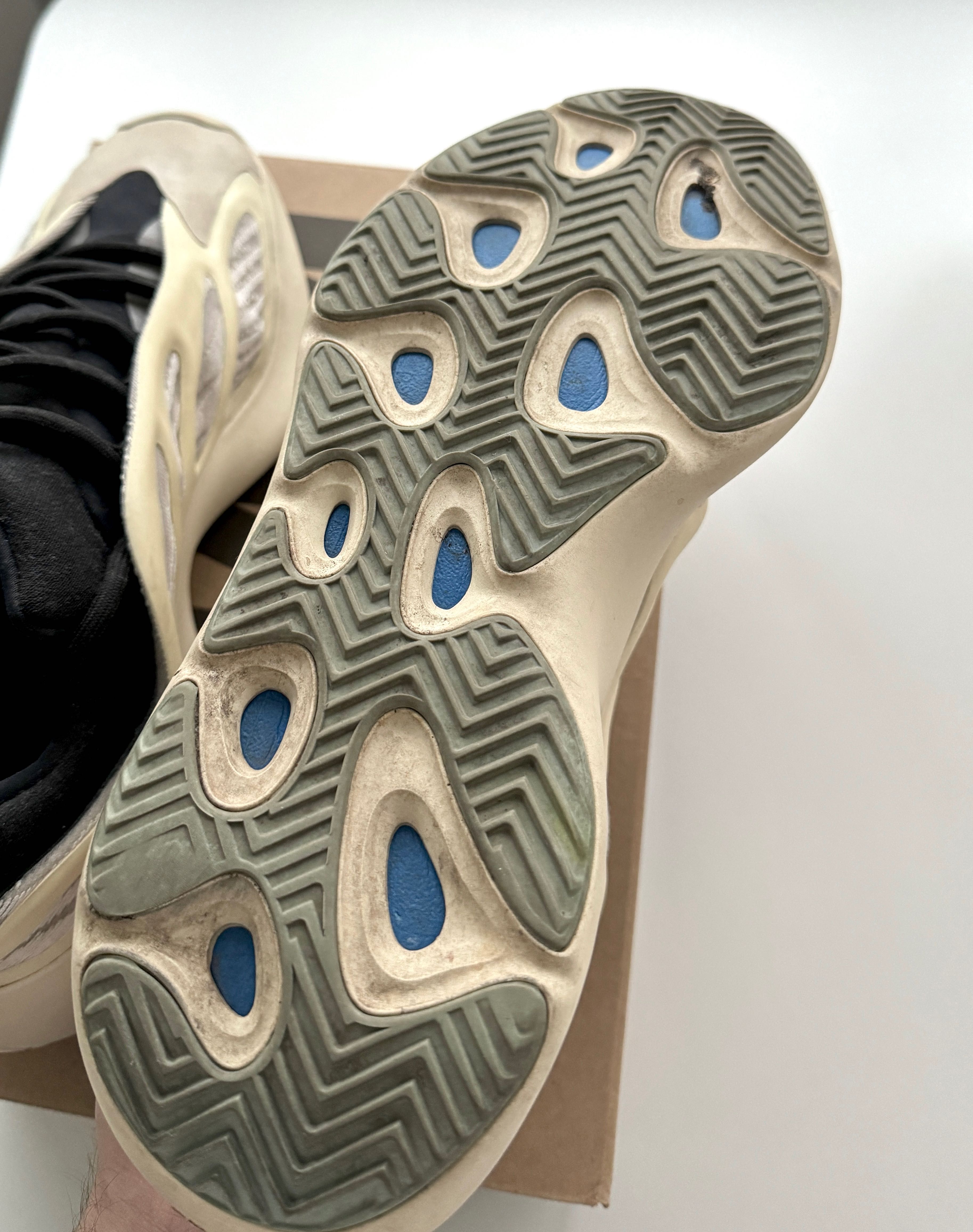 Adidas YEEZY 700 V3 ‘Azael’ / Оригінал / 11 US 45 / изи