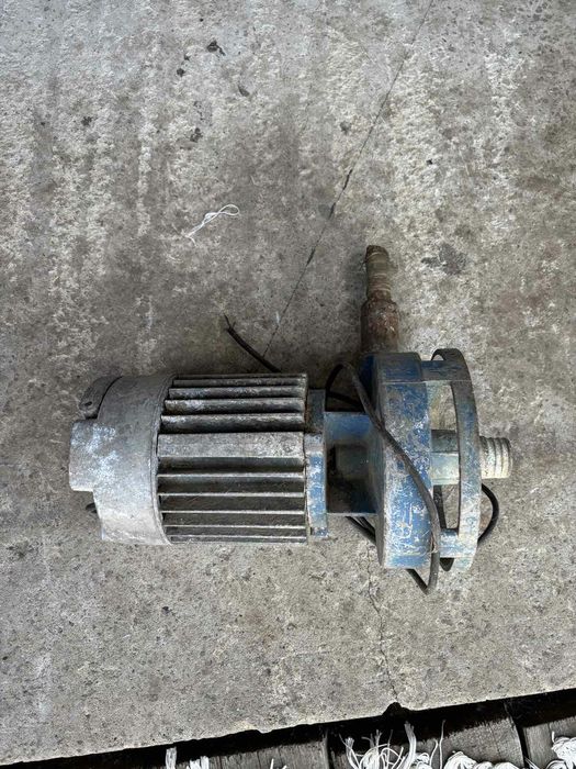 Водяной   насос .