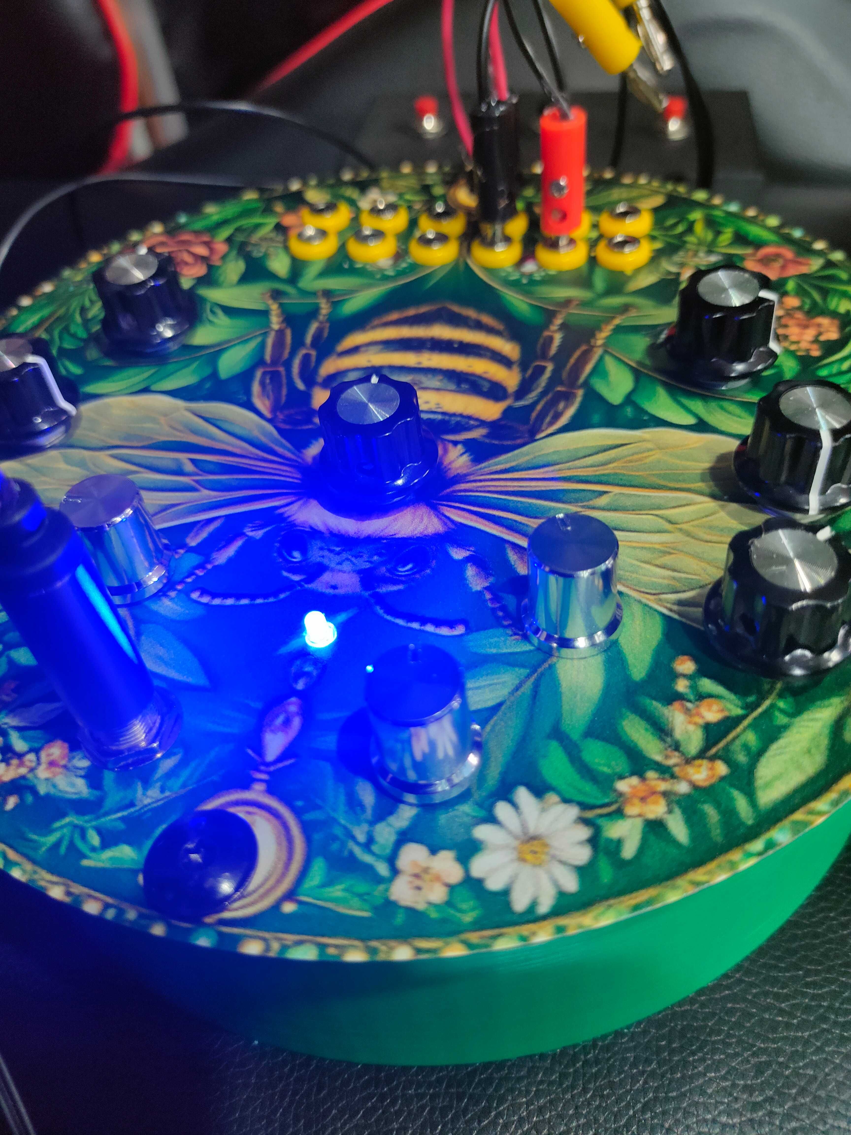 Hexacore drone synth syntezator Diy