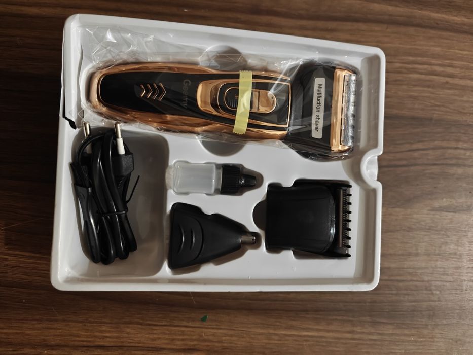 Машинка для стрижки + електробритва + триммер 3в1 GM-595