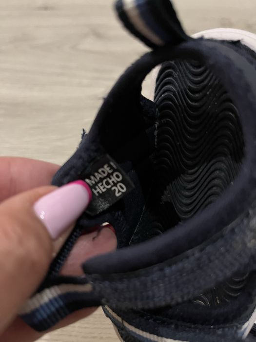 Sandálias menino Zippy