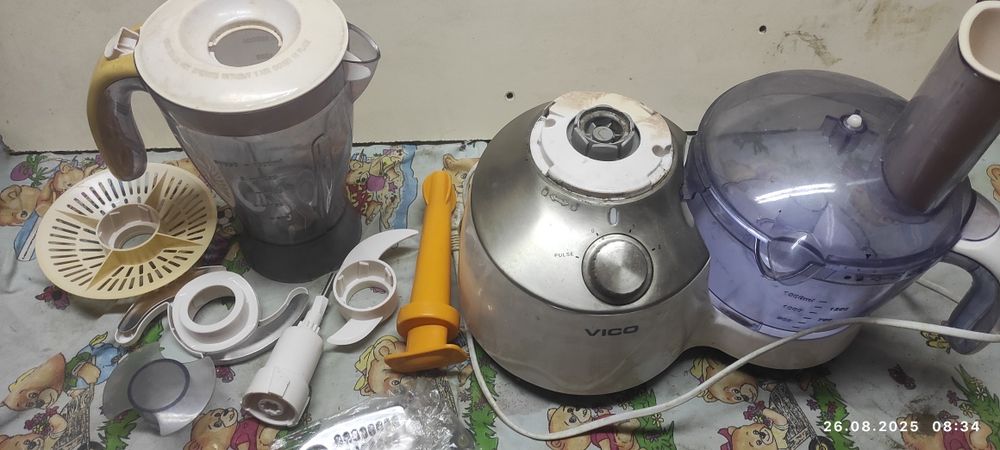 Кухонний комбайн Віко.