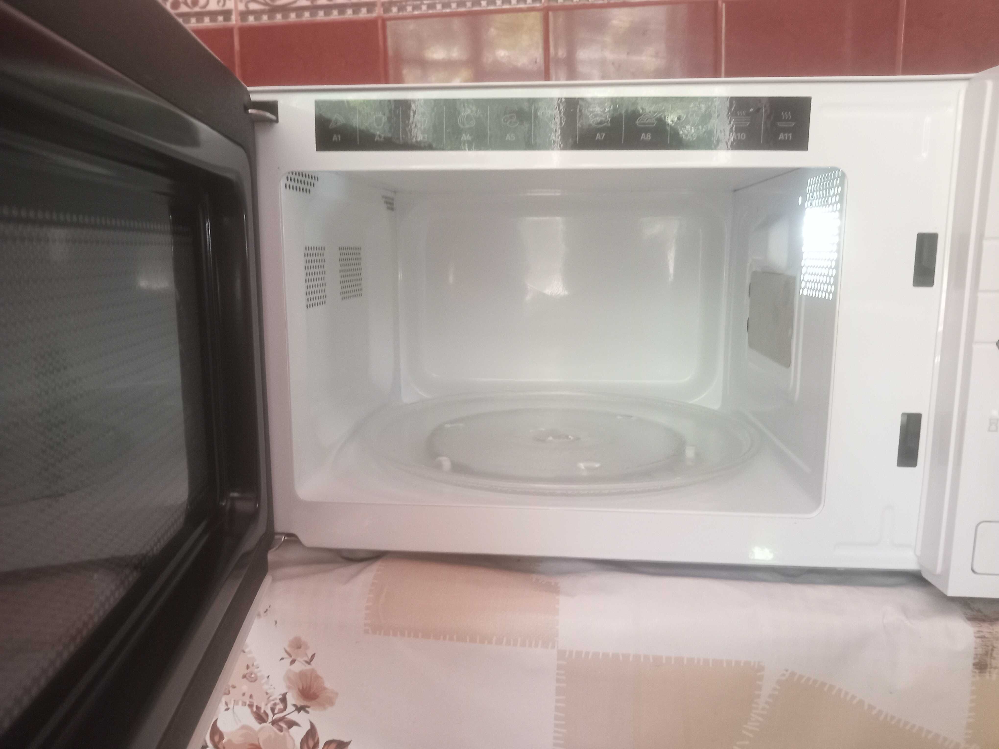 Мікрохвильова піч Gorenje MO20A3W