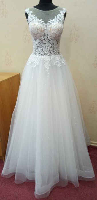 Продаж прокат оренда весільних суконь свадебных платьев