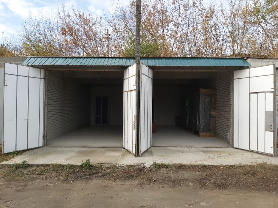 Продам два новых гаража