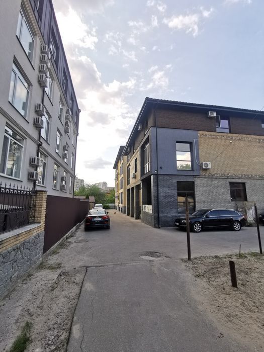 Клубный дом, Железнодорожная, метро КПИ