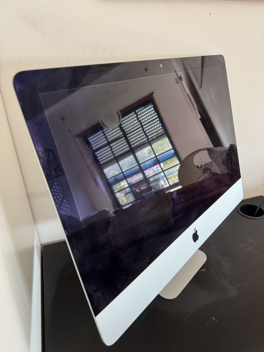 Computador Apple de secretaria