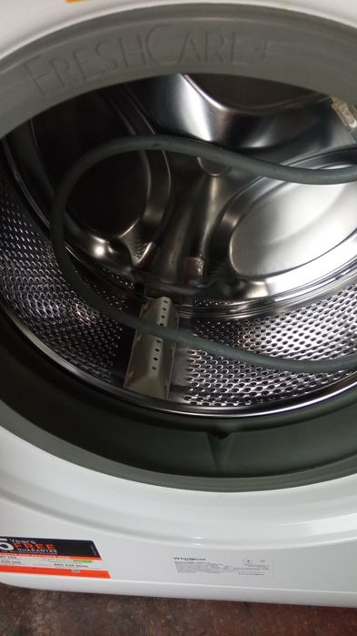 Продам стиральную машину Whirlpool
