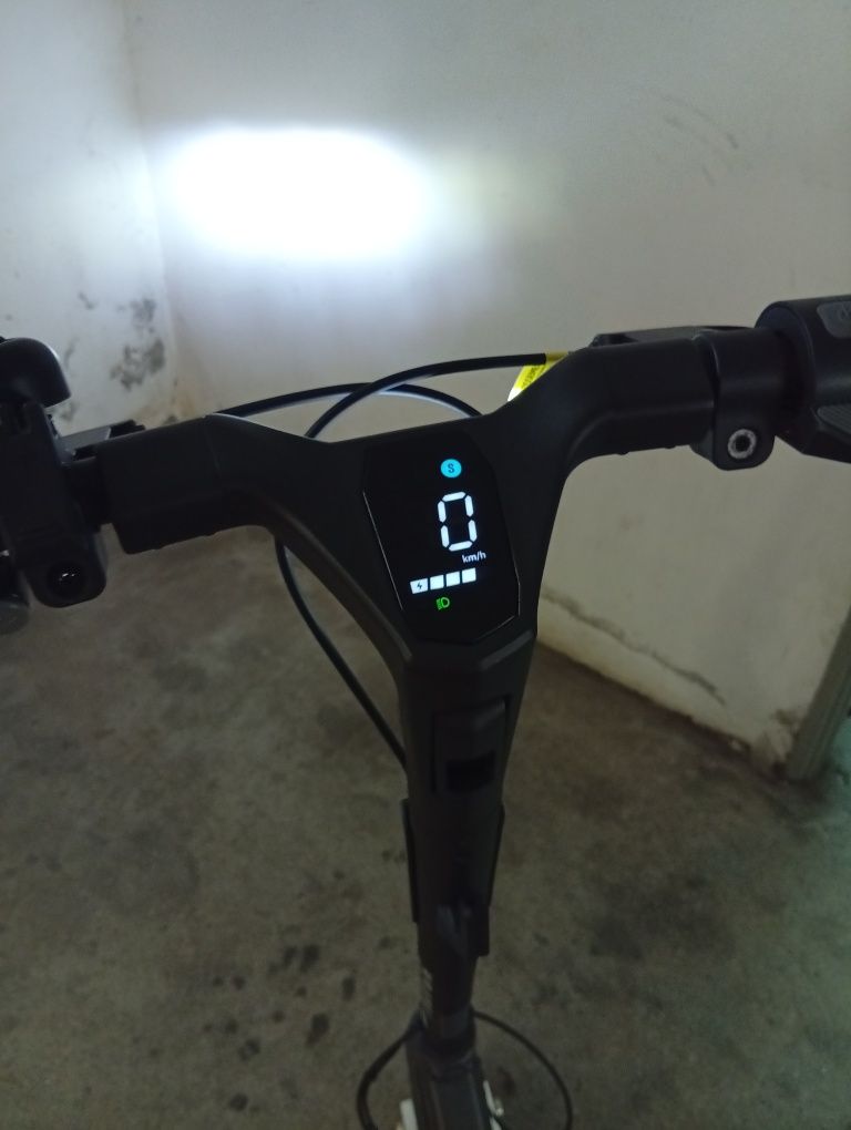Vendo trotinet nova