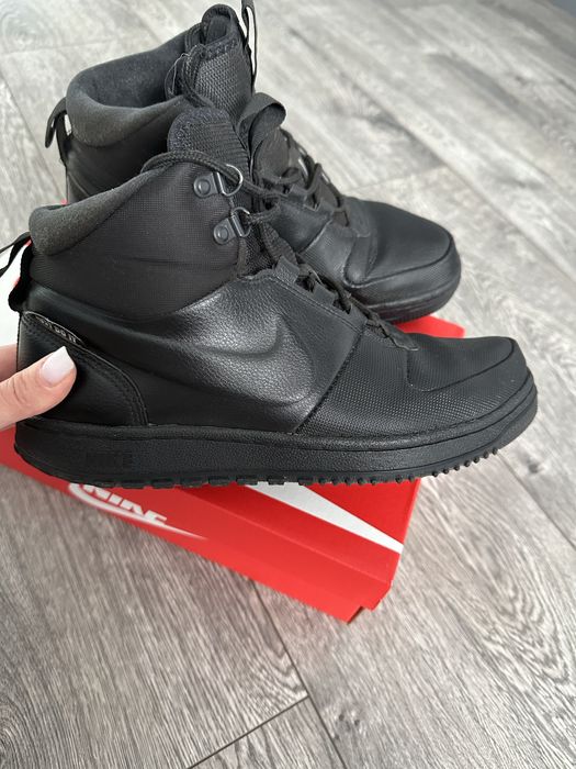 Оригінальні кроси Nike
