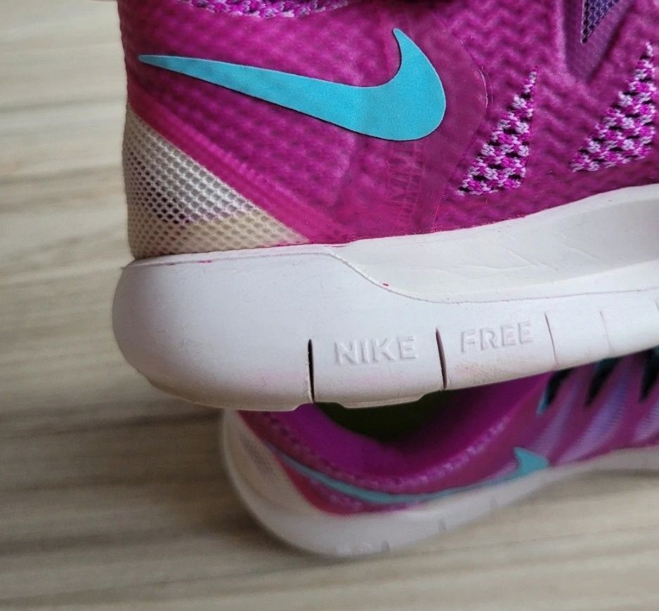 Super lekkie buty damskie  idealne do biegania firmy Nike Free 5.0