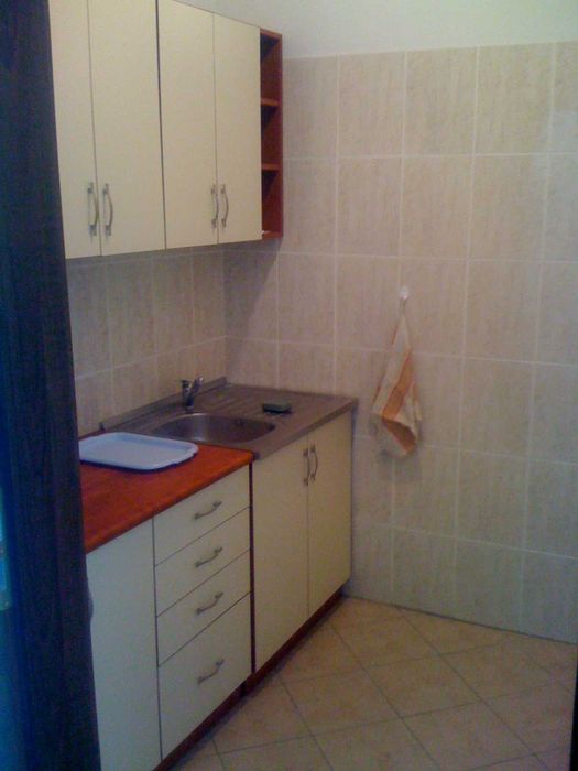 Pokój mieszkalno-biurowy z łazienką i aneksem kuchennym -  40 mkw 2-p.