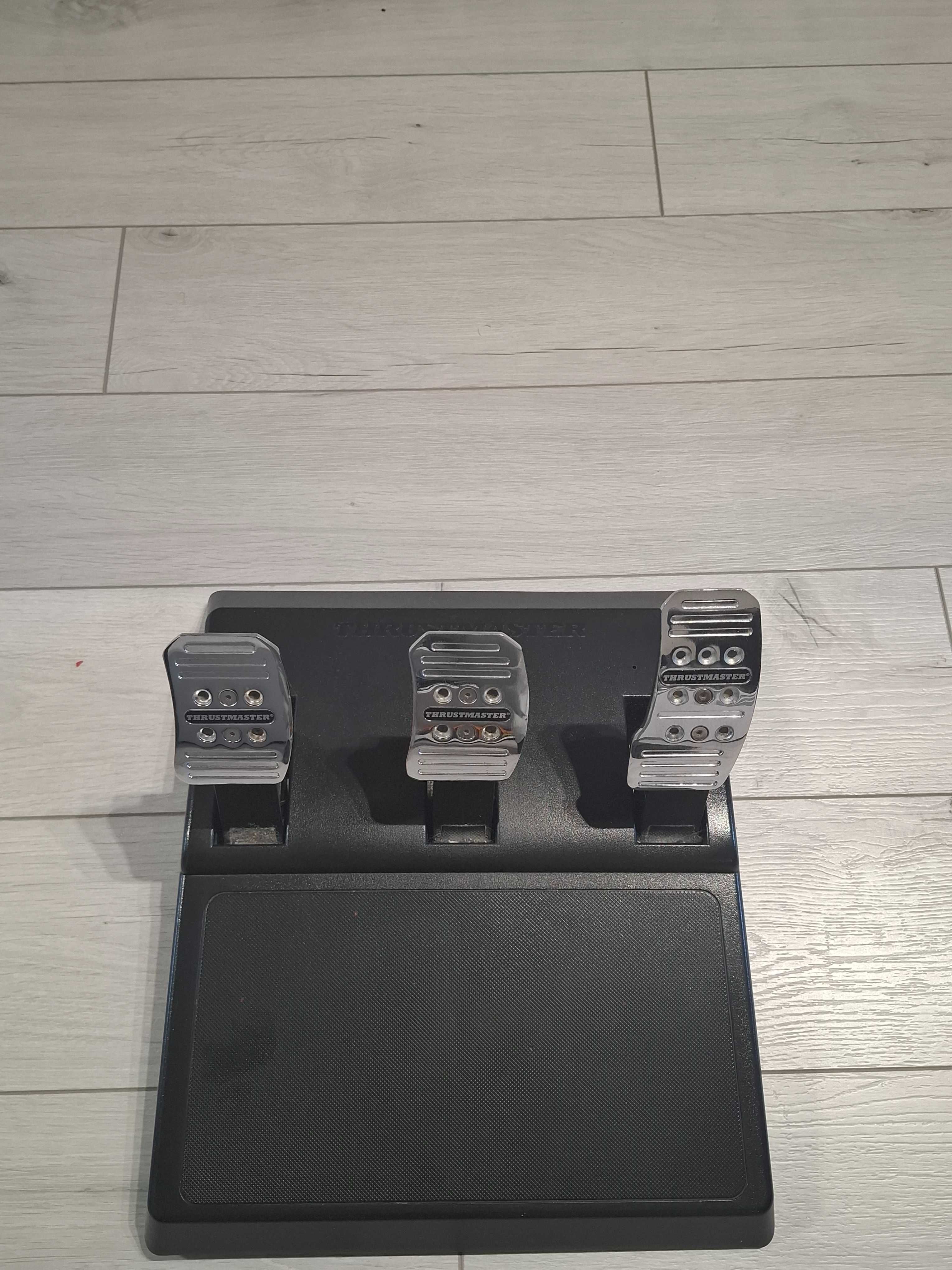 Kierownica Thrustmaster TS-XW z obręczą  sparco 
manipulatora
