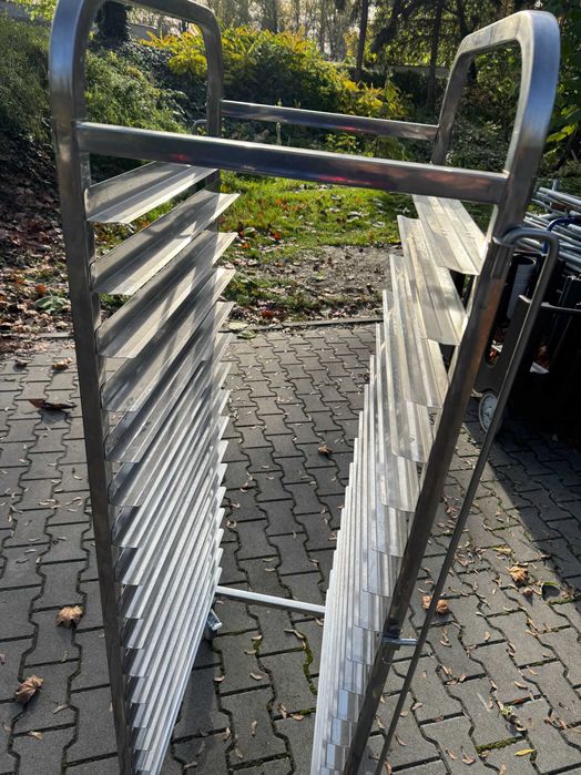 Wózek Gastro Taca na Blachy GN 16 Poziomów Royal Catering RCKW 16T-B.1