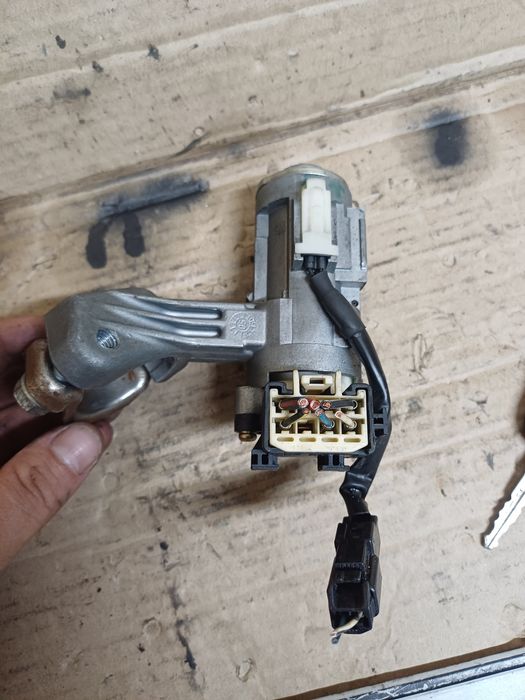 Toyota Corolla E12 замок запаленя зажиганиє зажиганіє запалювання