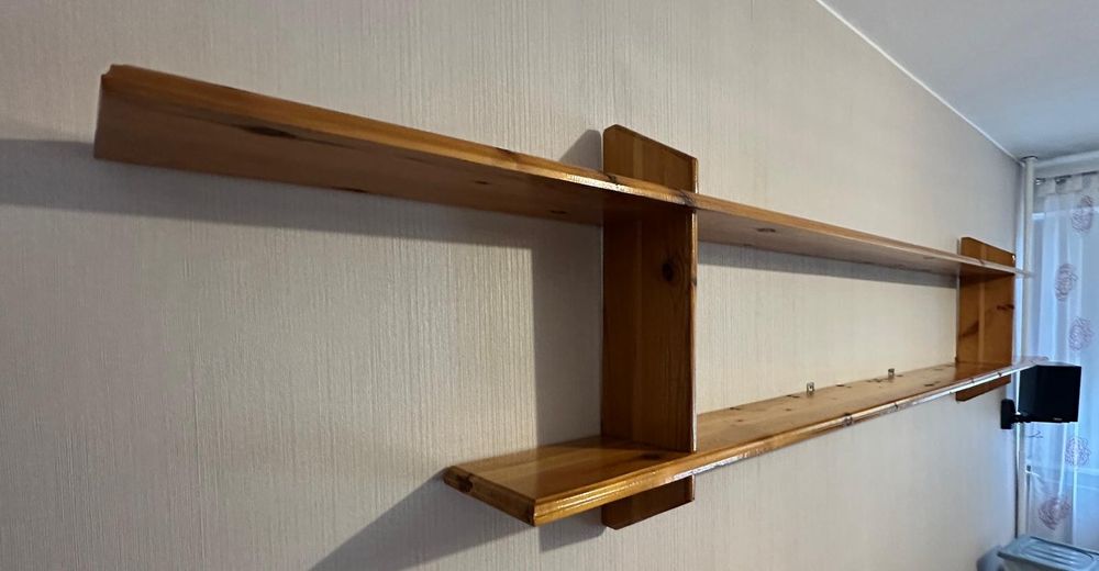 Drewniana półka sosnowa