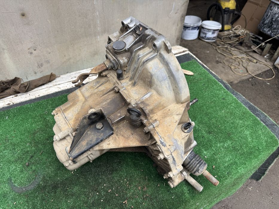 Коробка передач Калина Ваз 1117 18 19 технічно супер зірвана подушка