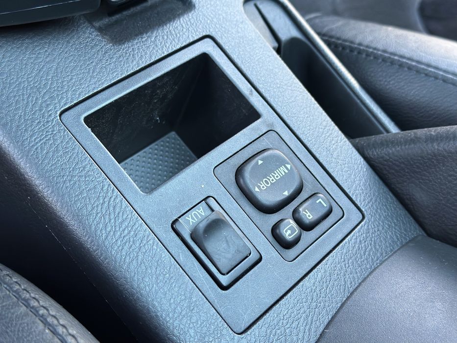 Продам Toyota RAV4 2011 год