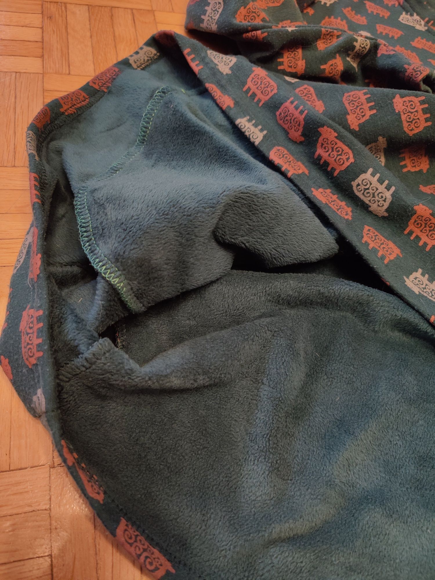 bluza długa owce norweski design polar klippan  butelkowa zieleń