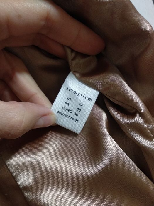 Замшевый пиджак бежевого цвета