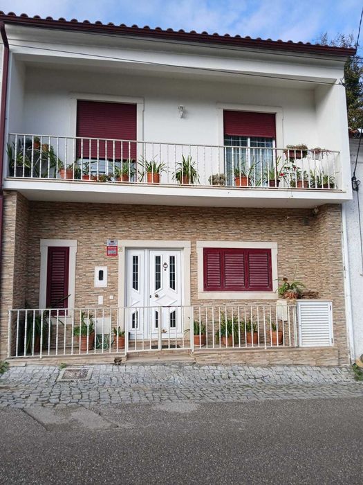 Excelente Moradia  CONDEIXA-A-VELHA - OPORTUNIDADE.