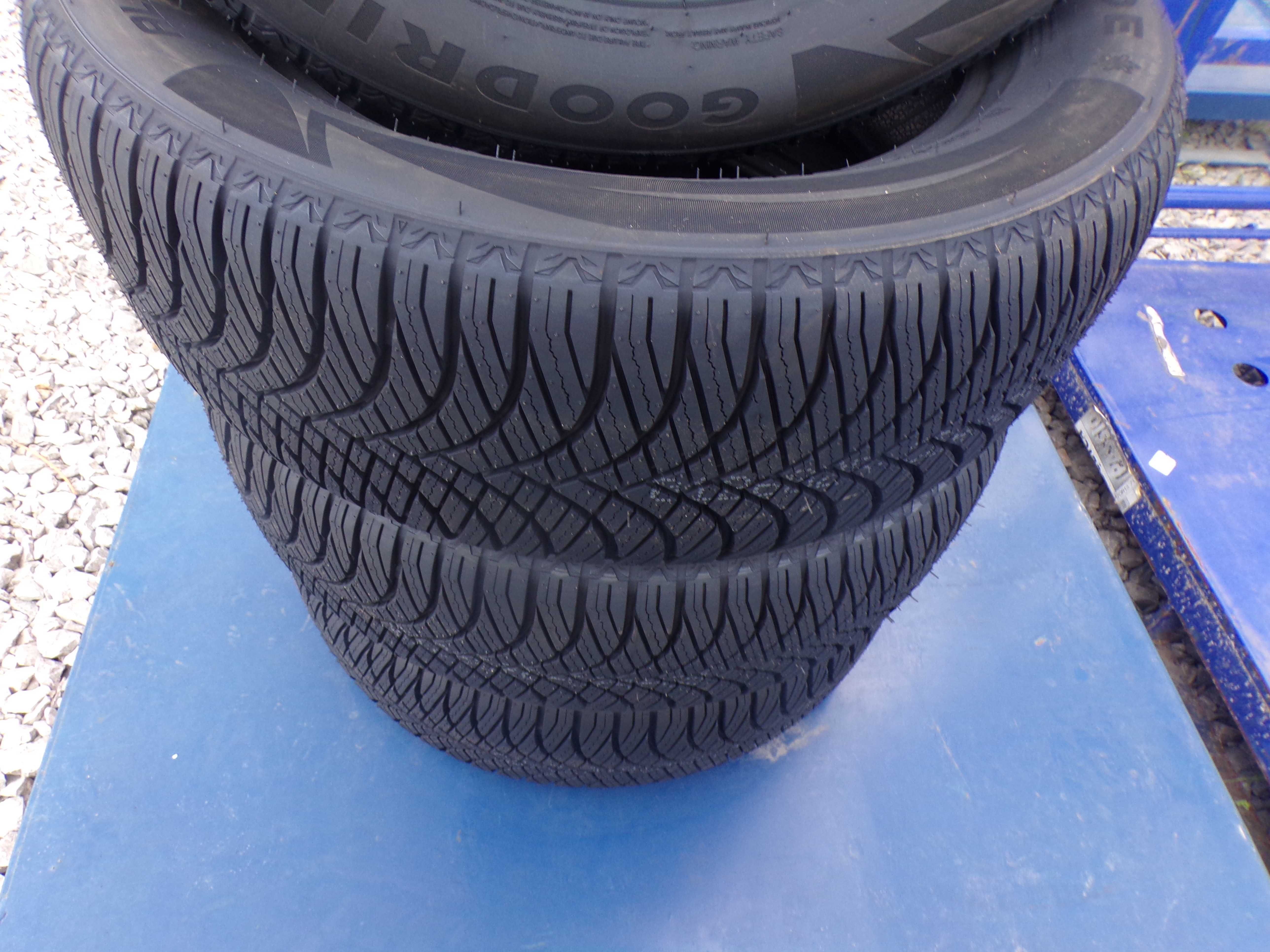 opony 225/55R16 Goodride całoroczne