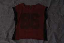 Bordowy t-shirt, czarna siateczka, luźny