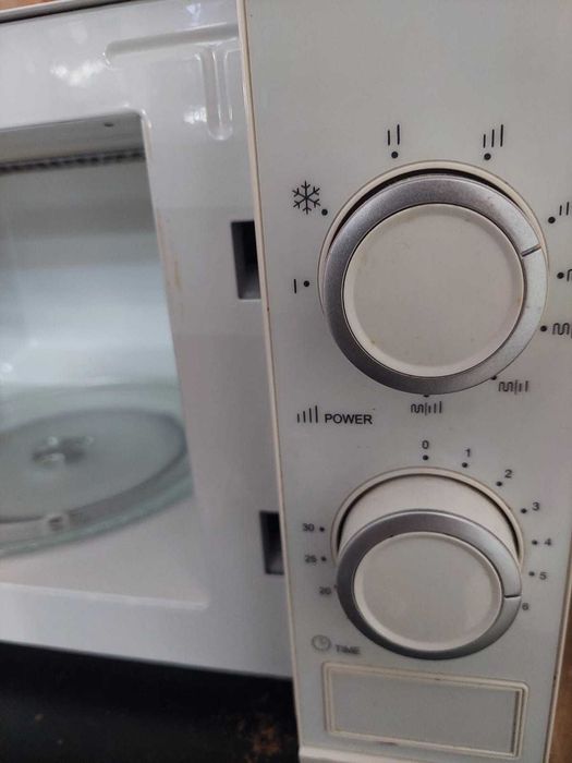 Kuchenka Mikrofalowa AMICA / Nowy Lombard / Cz-wa