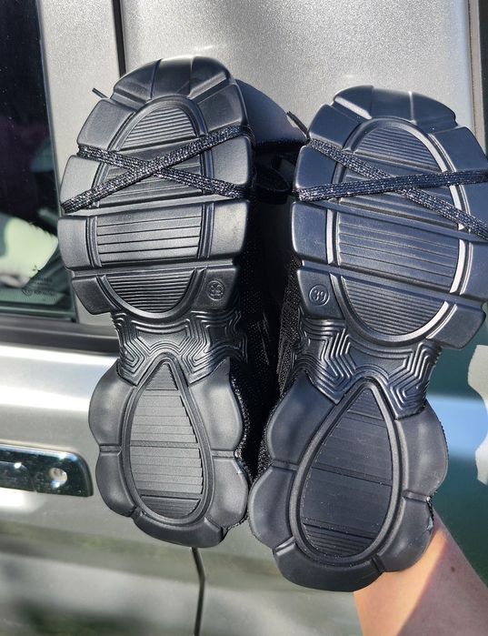 Кроссовки женские со стразами. р. З9/2Ч см