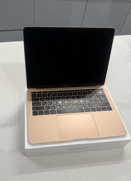 MacBook Air 13, 2019р. 8 gb, 256 gb