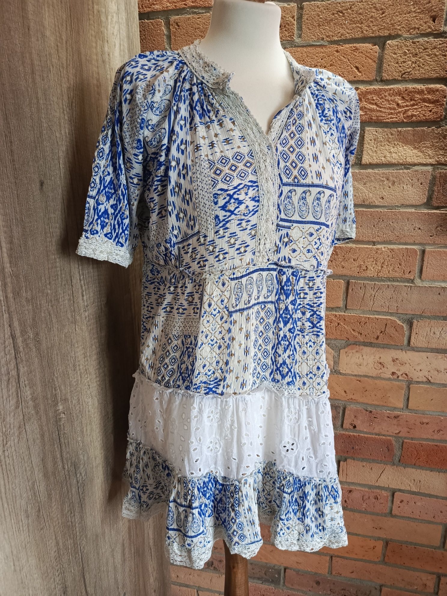Sukienka boho Sumitra wiskoza koronka lurex haft paisley falbany one s
