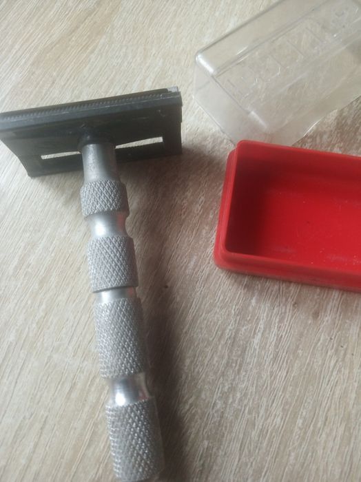 Turystyczna maszynka do golenia