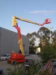 Venda plataforma elevatória articulada diesel 26MT JLG 800AJ (usada)