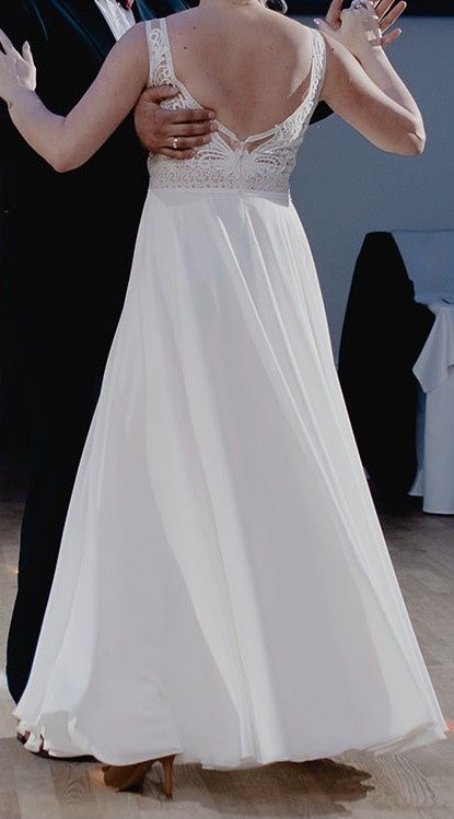 Piękna suknia ślubna koronka muślin rozcięcie