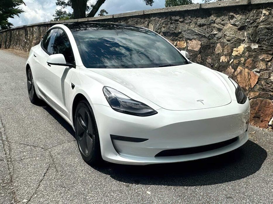 Tesla Model 3 Long Range      2023