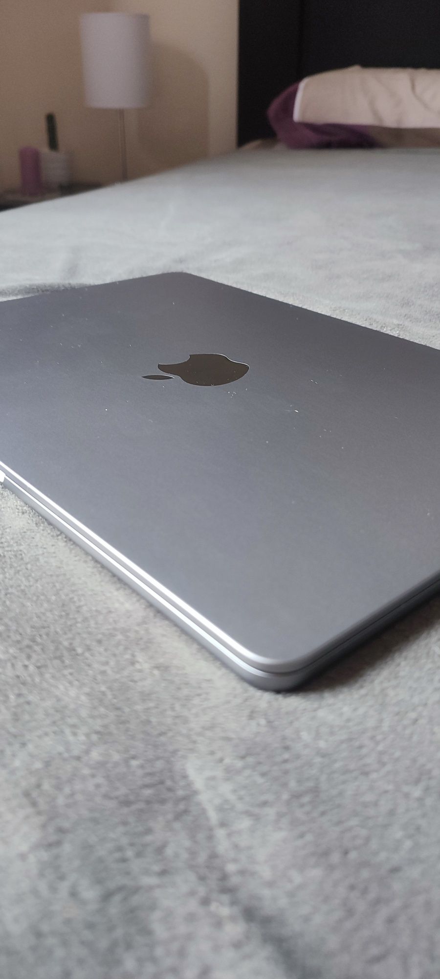 Vendo MacBook Air M2, como novo.