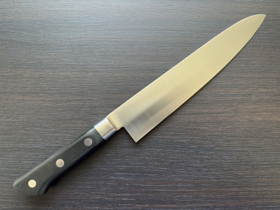 Японський професійний кухонний шеф-ніж Tojiro DP