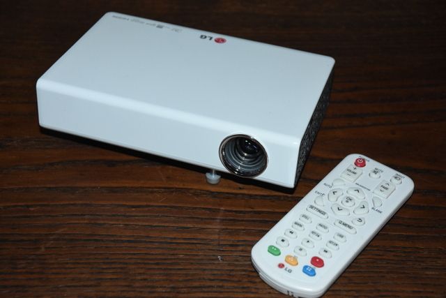 Projector LED LG PB 60G