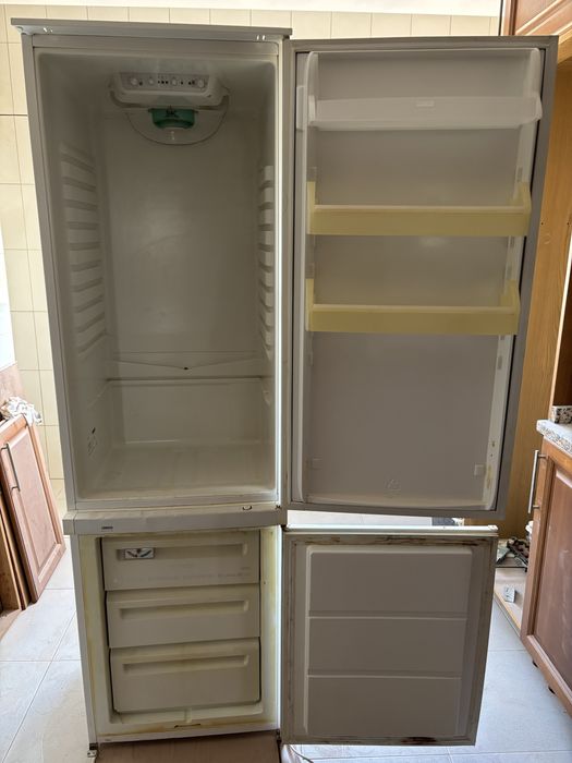 Frigorífico combinado de encastrar Zanussi