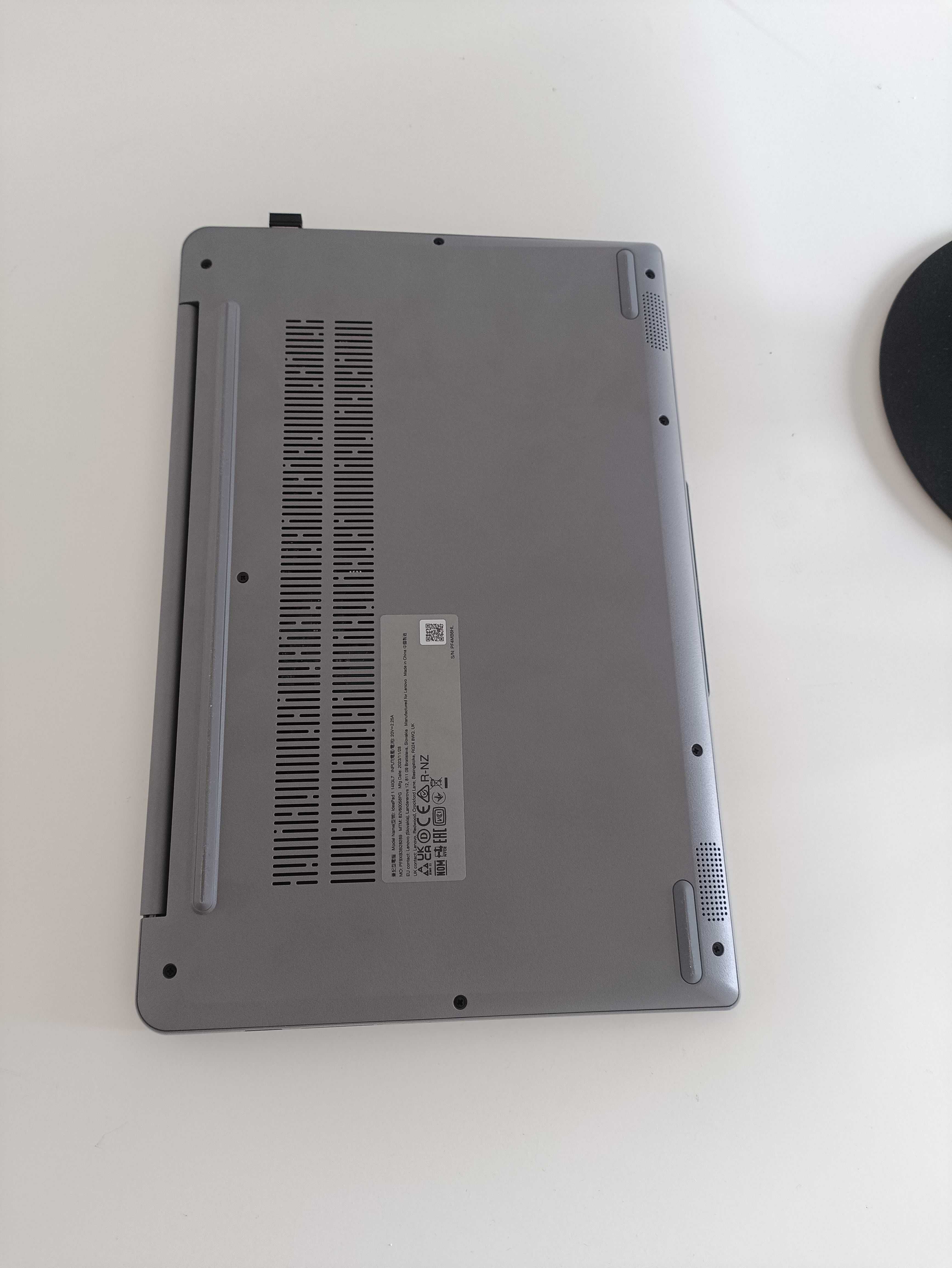 Portátil Lenovo - 14" - Intel Celeron, 4 GB - 128GB