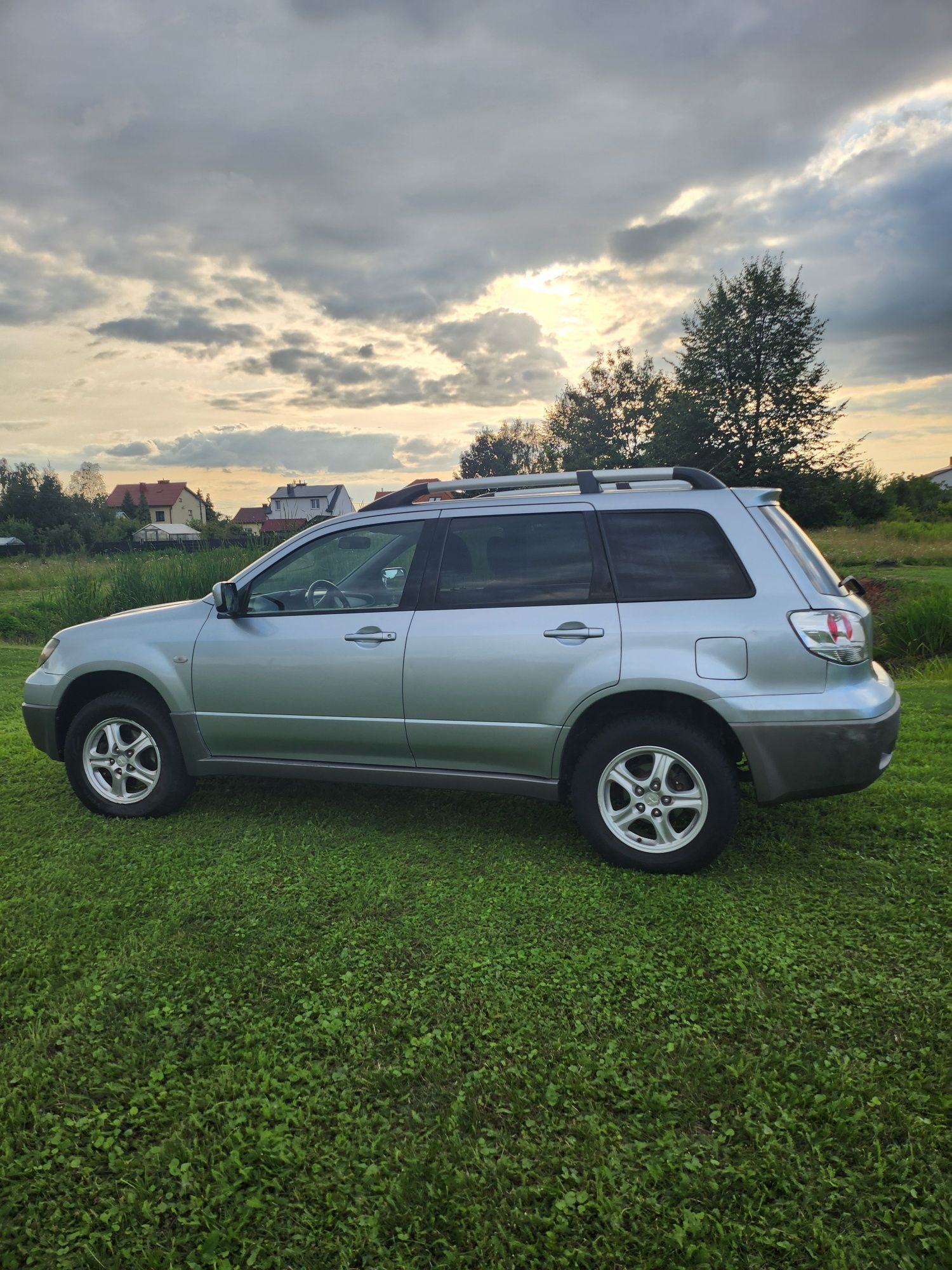 Mitsubishi Outlander Niski Przebieg