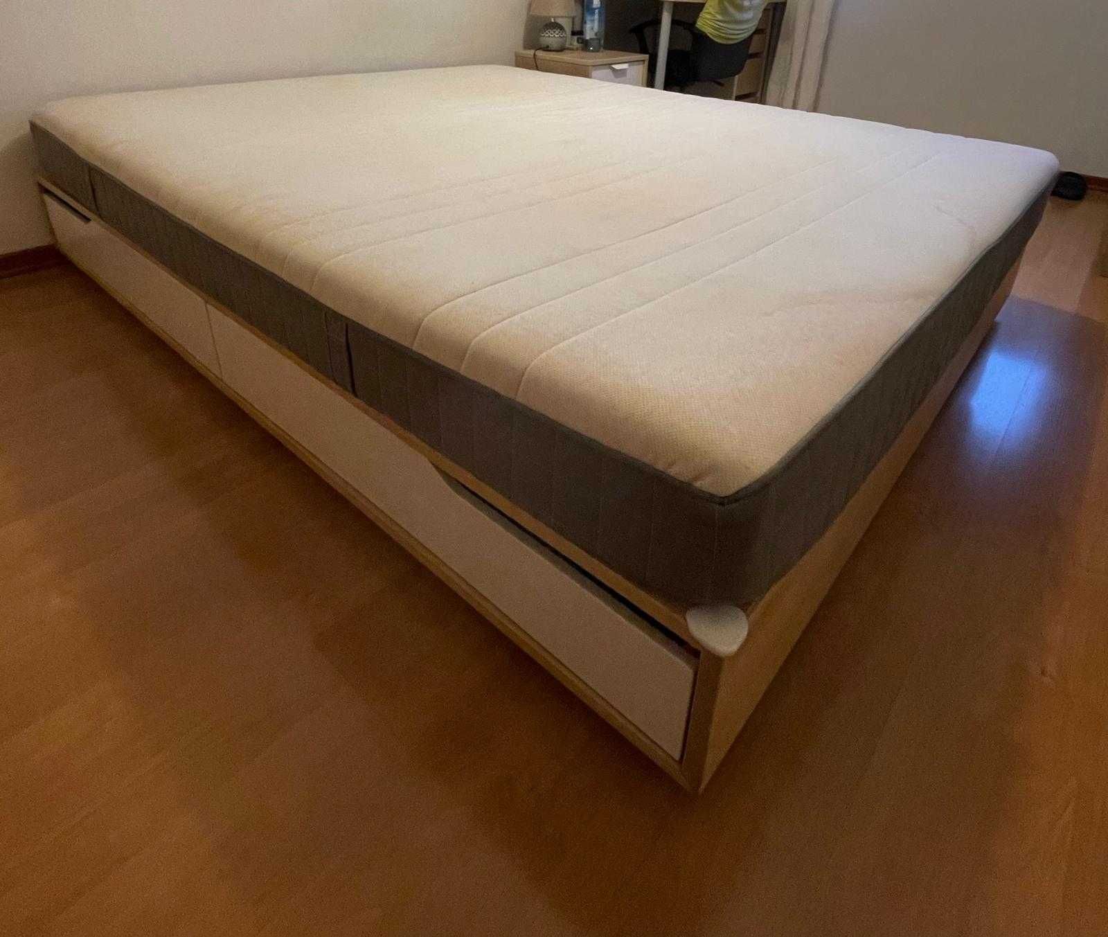 Cama ikea com gavetões branca e bege medidas 1.60x2,00