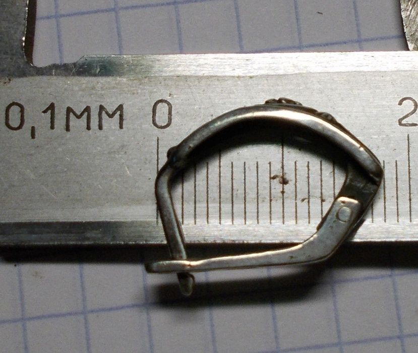 Продам Серьгу, серебро 925