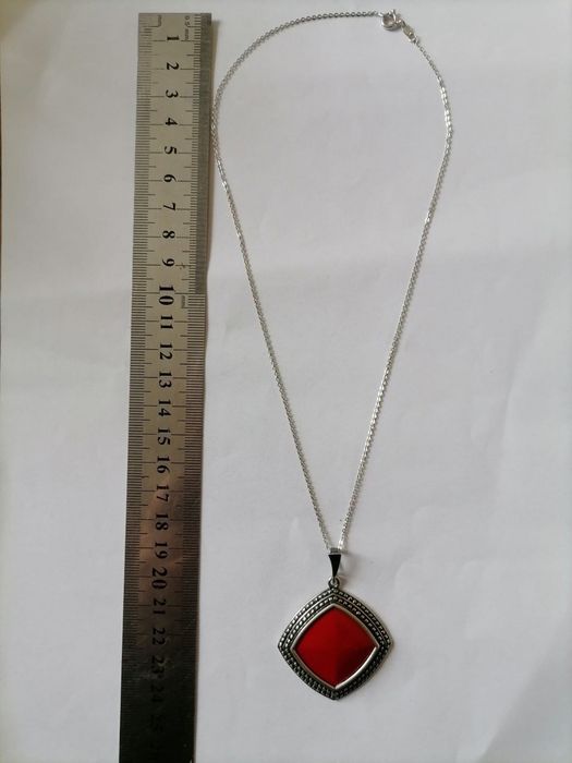 Срібні прикраси.