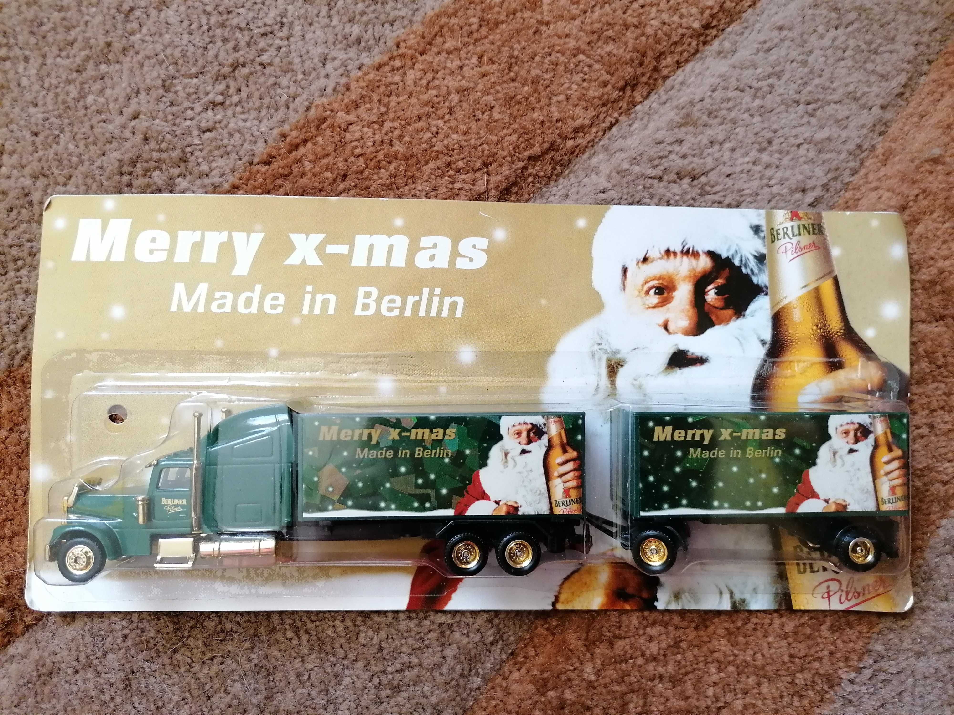 Kolekcjonerska amerykańska ciężarówka z reklamą piwa Berliner.